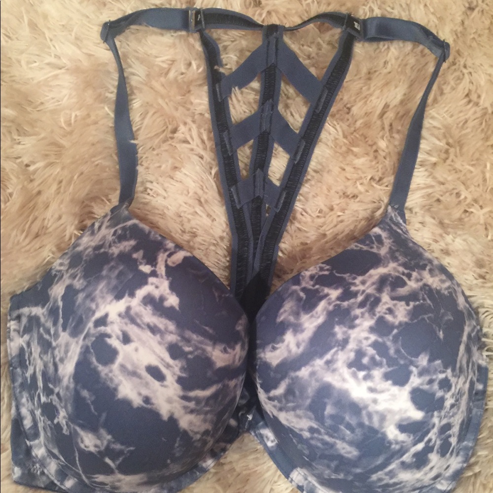 VS Pink bra